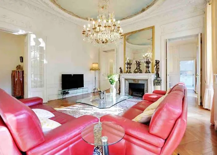 Champs élysées : 200 M2 Avec Balcon Appartement Paris