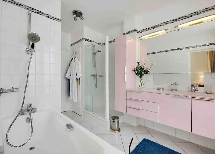 Champs élysées : 200 M2 Avec Balcon Appartement Paris