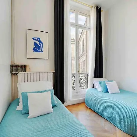 Champs Elysees : 200 M2 Avec Balcon פריז