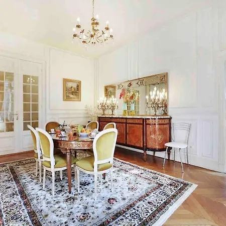 Champs élysées : 200 M2 Avec Balcon Apartamento París