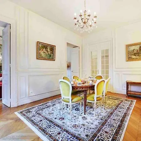 Champs élysées : 200 M2 Avec Balcon Apartamento París