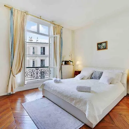 Champs élysées : 200 M2 Avec Balcon Apartamento París