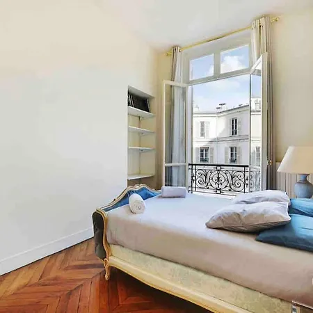 Champs élysées : 200 M2 Avec Balcon Apartamento París