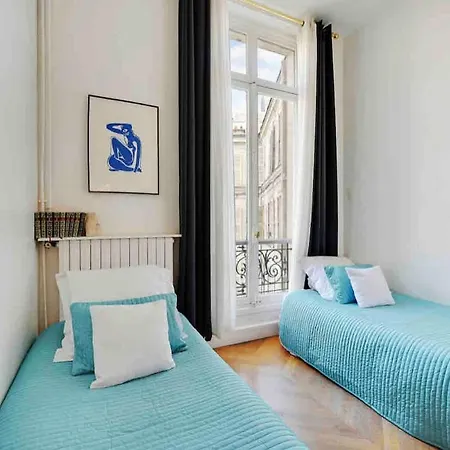 Champs élysées : 200 M2 Avec Balcon París