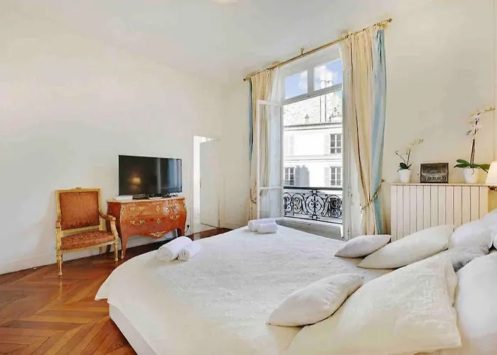 Champs Elysees : 200 M2 Avec Balcon *