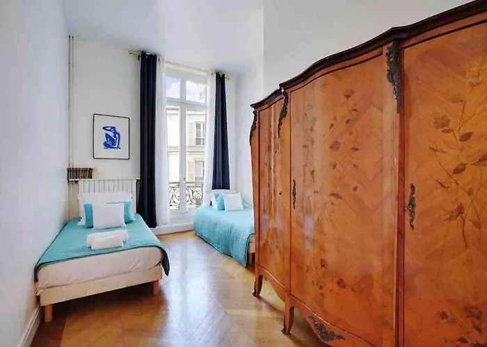 Apartment Champs Elysees : 200 M2 Avec Balcon Paris